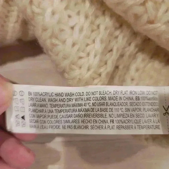 Forever 21 Cream Cable Knit Sweater Oversized Size Large. - Picture 5 of 7